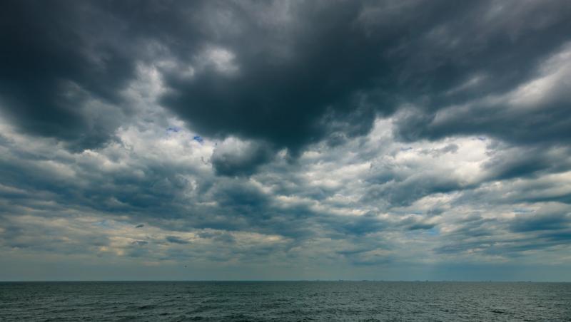 Furtuna care a transformat, la propriu, plajele de pe litoralul românesc. Imaginile i-au nedumerit pe internauți