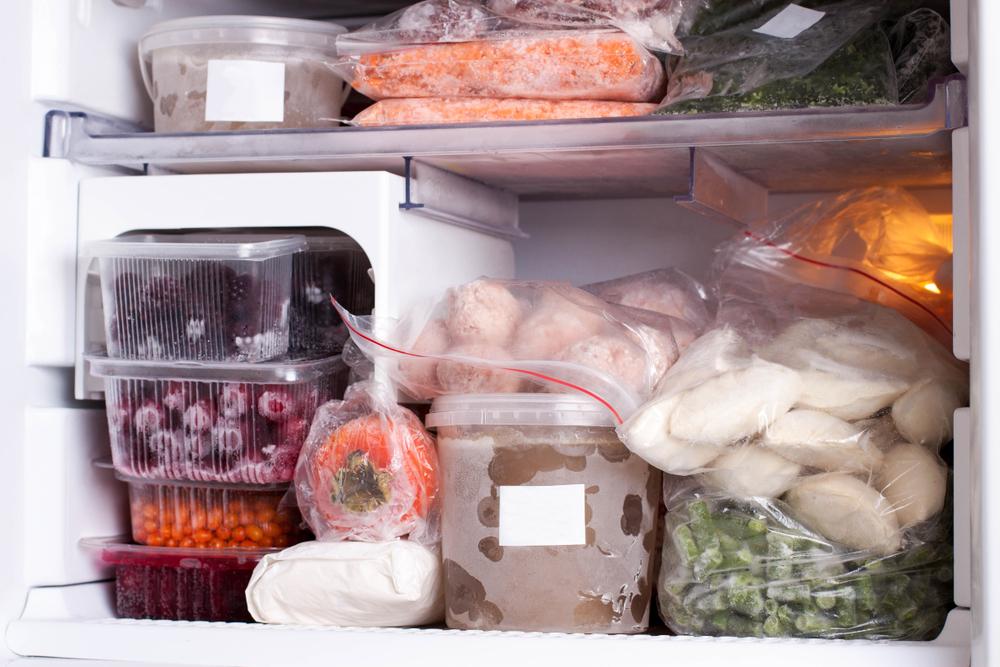 imagine cu alimente din congelator