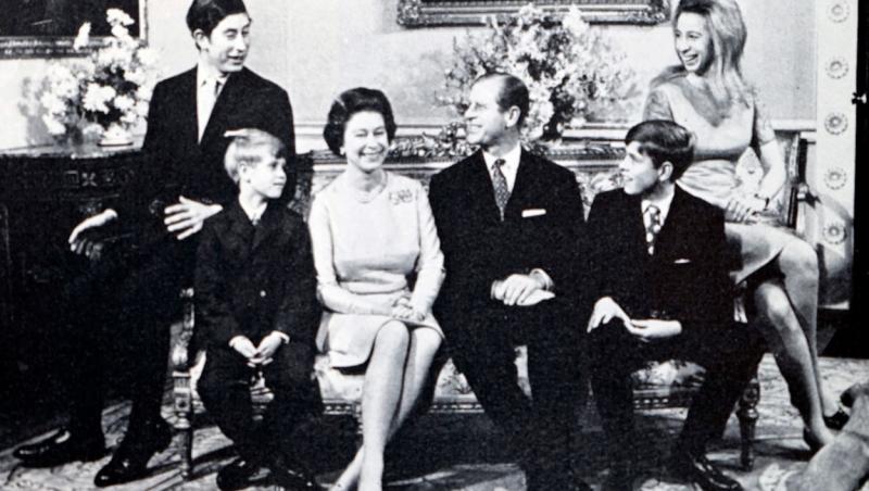 De ce regina Elisabeta a II-a a Marii Britanii nu a apărut niciodată gravidă în fotografii. Motivul a ieșit la iveală abia acum