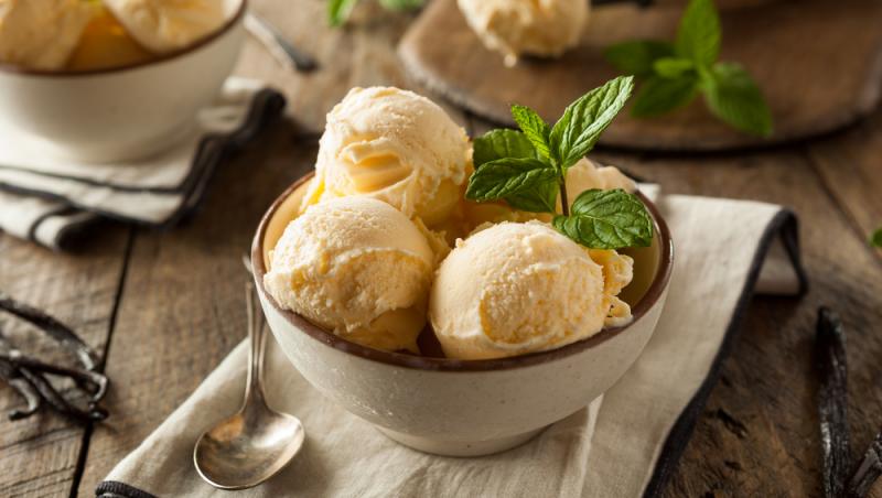 Ți-am pregătit o rețetă de înghețată de casă, ideală pentru vremea caniculară. Iată cum se prepară desertul delicios la tine în bucătărie.