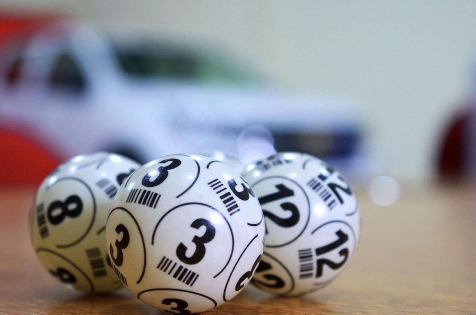 Un bărbat a câștigat de trei ori la Loto cu aceeași combinație de numere! Totul în mai puțin de un an