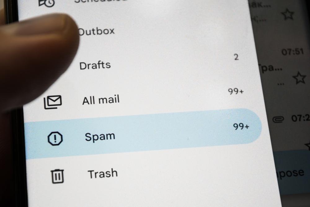Ce se întâmplă când răspunzi la e-mailurile din spam. Cum ți se pot fura datele personale