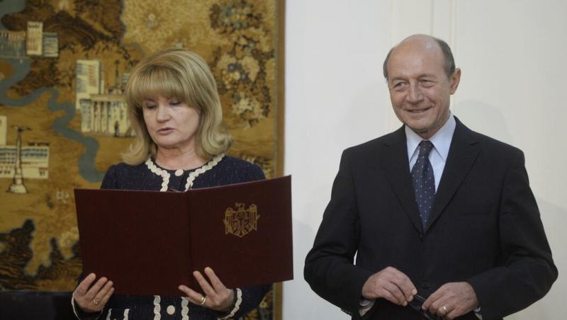 Maria Băsescu a dezvăluit cu ce se ocupa înainte de a-l cunoaște pe Traian Băsescu: „Îmi plăcea compania”. Cum s-au cunoscut soții