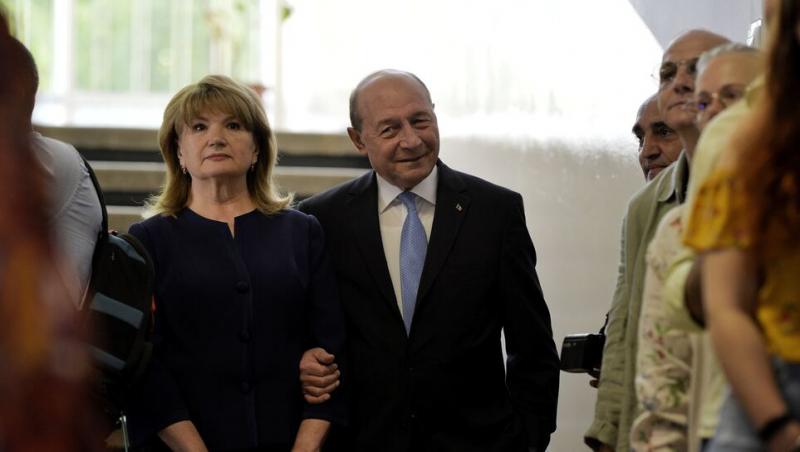 Maria Băsescu a dezvăluit cu ce se ocupa înainte de a-l cunoaște pe Traian Băsescu: „Îmi plăcea compania”. Cum s-au cunoscut soții