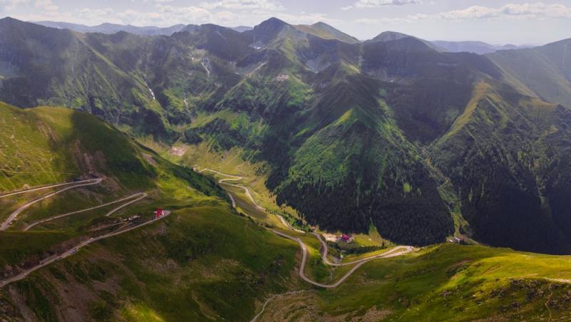 Transfăgărășanul împlinește 49 de ani de la inaugurare. „Cel mai spectaculos drum din lume” va fi modernizat