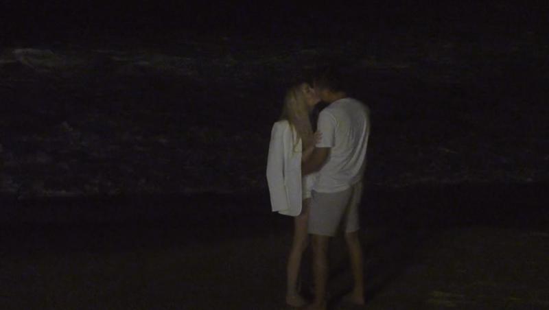 Insula Iubirii, 4 august 2023. Oana Monea și Marius Moise s-au sărutat. Ce s-a întâmplat când cei doi au ajuns în dormitor