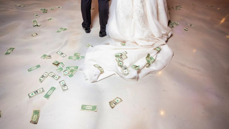 Darul de la nuntă, în vizorul ANAF. Ce se întâmplă cu banii primiți în plic la marele eveniment