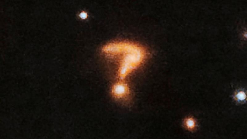 Ce este semnul uriaș de întrebare care a apărut pe cerul nopții. Astronomii din întreaga lume au privit imaginile nedumeriți