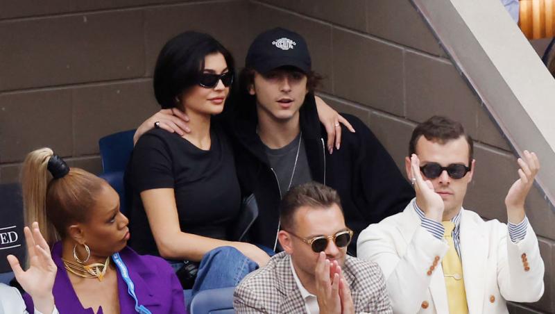 Kylie Jenner și Timothée Chalamet nu și-au putut ține mâinile departe unul de celălalt. Cei doi au fost văzuți la US Open în NYC