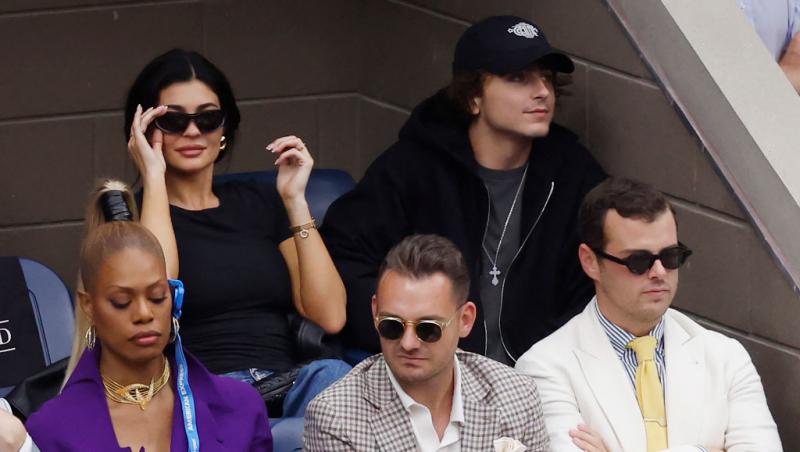 Kylie Jenner și Timothée Chalamet nu și-au putut ține mâinile departe unul de celălalt. Cei doi au fost văzuți la US Open în NYC