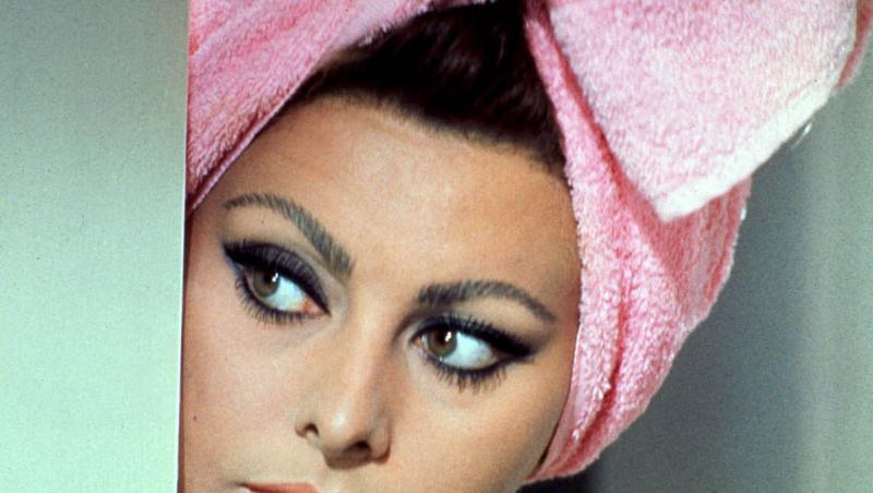 Sophia Loren a fost spitalizată după ce a căzut. Actriţa a suferit mai multe fracturi