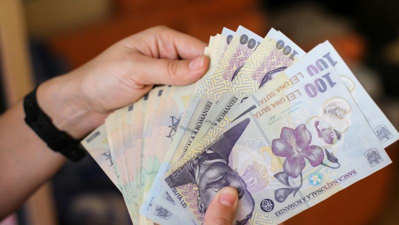 Câți bani ajunge să câștige un livrator de mâncare în România, în 2024: „Dacă lucrezi 10 ore pe zi, poți face 30 de livrări”
