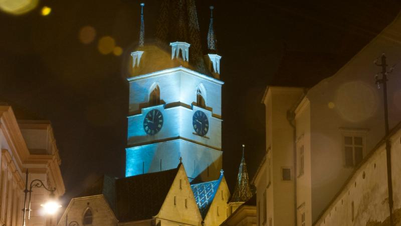 OZN-uri văzute de trecători pe cerul din Sibiu! Mai mulți martori au filmat totul și au arătat dovada. Care e explicația