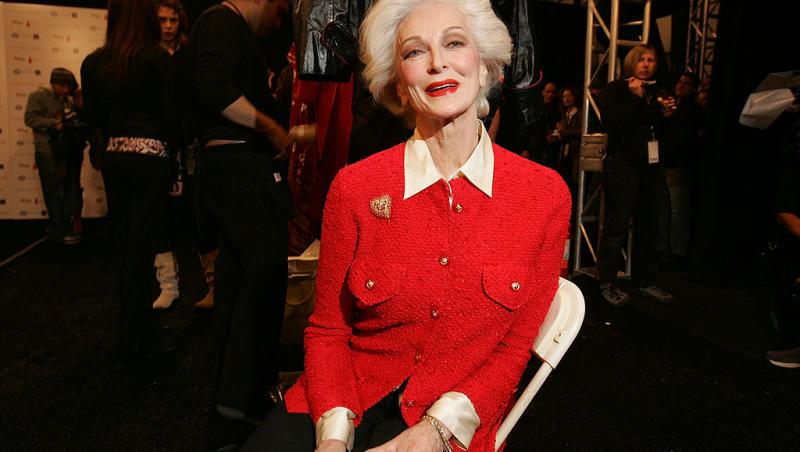 Cel mai în vârstă model din lume a împlinit 92 de ani. Cum arată femeia care la peste 90 de ani a apărut pe coperta revistei Vogue