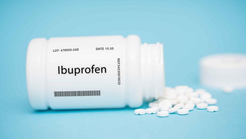 De ce nu trebuie să combini paracetamolul cu ibuprofenul pentru scăderea febrei. Puțini știu riscurile