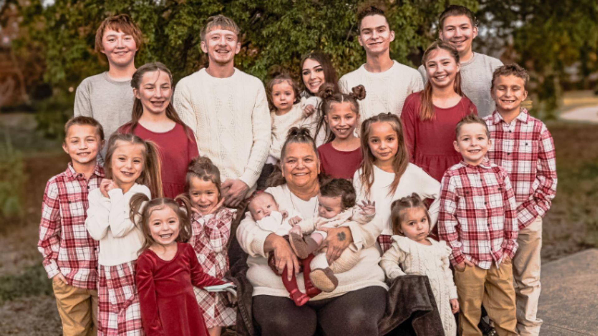 Cuplul care are 19 copii, dar nu vrea să se oprească aici: „Sunt foarte fertilă”. Imagini virale cu familia numeroasă