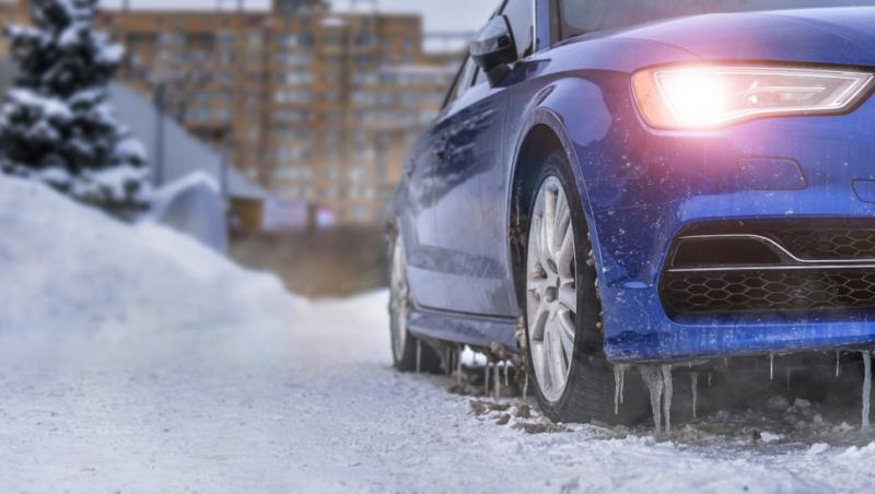 Greșeala pe care mulți șoferi o fac la pornirea mașinii pe timp de iarnă. Îți poate uza autoturismul