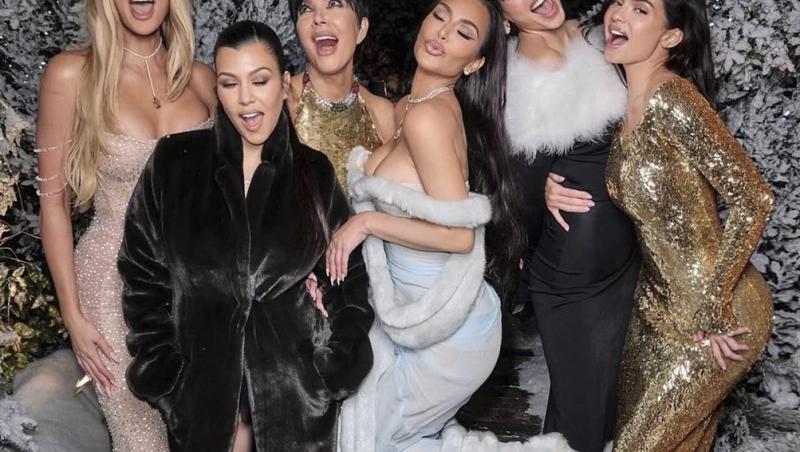 Iluzie optică sau eroare de editare? Cum a putut să apară Kim Kardashian pe rețelele sociale: „De ce ai două degete mari?!”