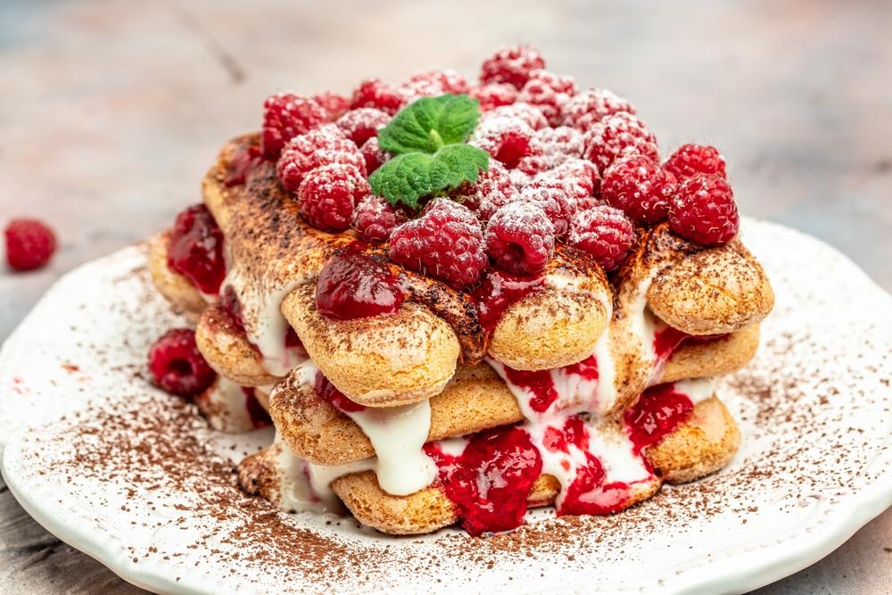 Rețetă apetisantă de tiramisu cu zmeură și ciocolată albă. Care este secretul unui desert aromat