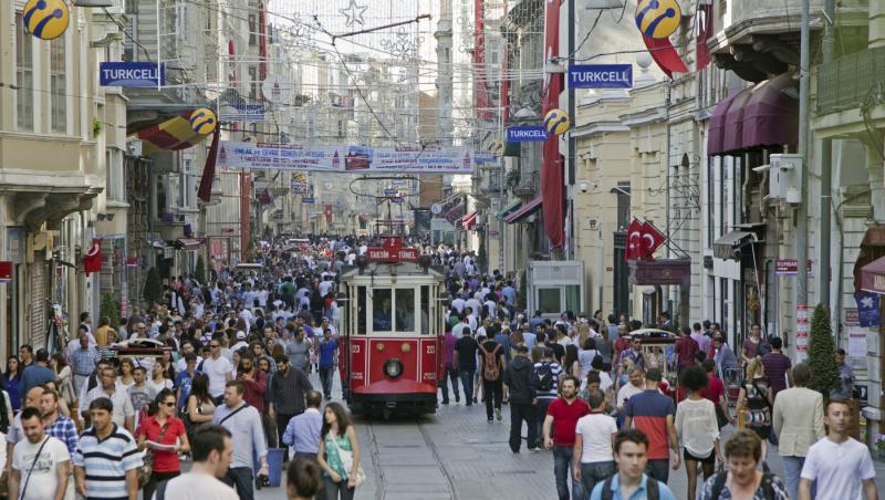 O nouă metodă de înșelătorie. Sunt vizați turiștii. La ce să fie foarte atenți: „Soluția cu ei este să nu te lași intimidat”