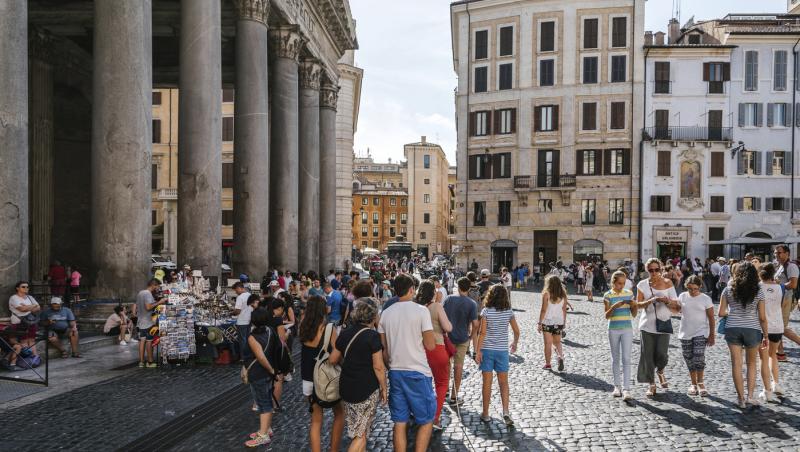 O nouă metodă de înșelătorie. Sunt vizați turiștii. La ce să fie foarte atenți: „Soluția cu ei este să nu te lași intimidat”