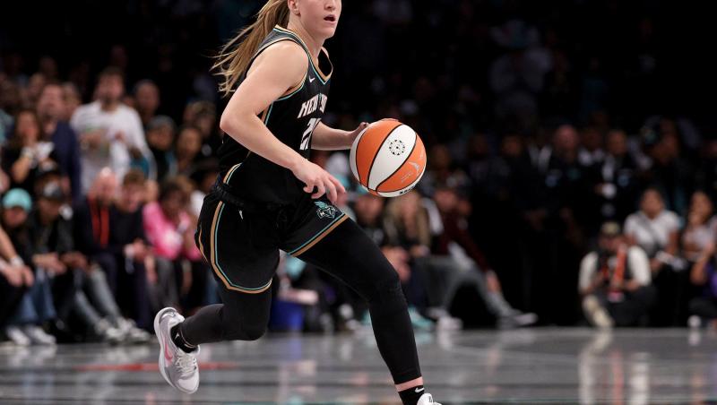 Sabrina Ionescu, campionă a WBNA cu echipa New York Liberty. Echipa a obținut primul său titlu din istoria competiției