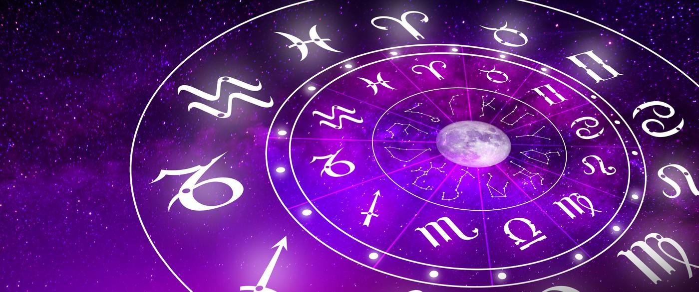 Semne zodiacale într-un fundal mov