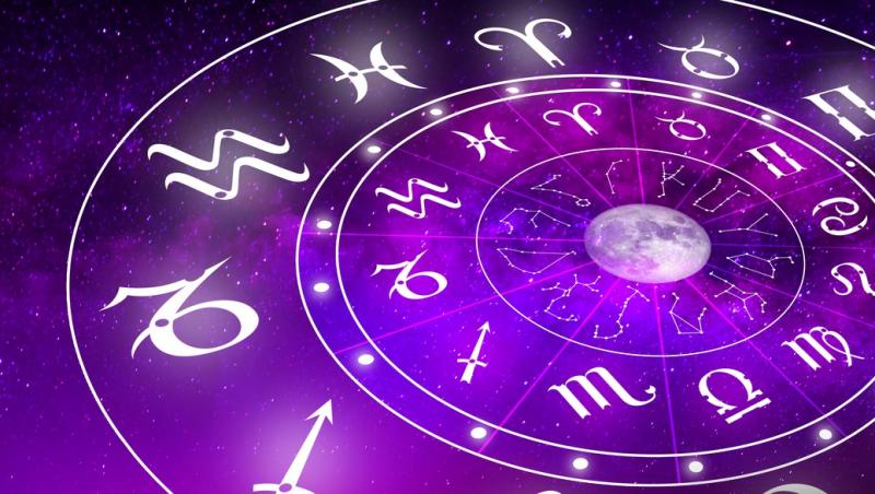 Semne zodiacale într-un fundal mov