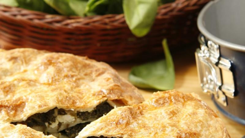 Rețetă de spanakopita. Prepară cea mai îndrăgită plăcintă cu spanac din lume chiar la tine acasă