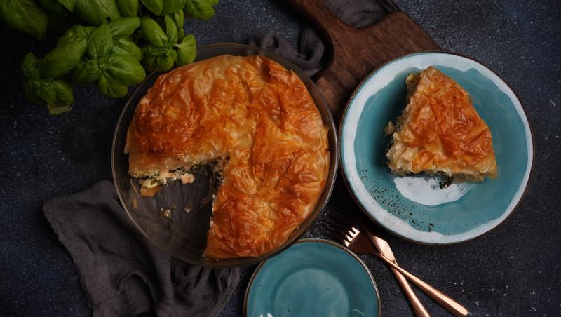 Rețetă de spanakopita. Prepară cea mai îndrăgită plăcintă cu spanac din lume chiar la tine acasă