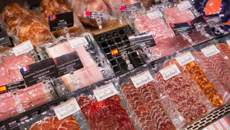 Ce tipuri de carne este bine să eviți să cumperi din supermarketuri. Măcelarii explică motivul