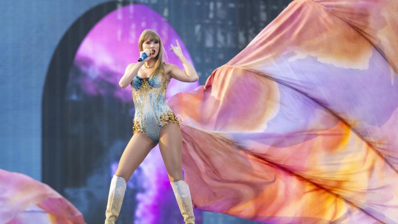 Taylor Swift a depășit-o pe Rihanna la venituri și a devenit cel mai bogat artist din lume. Ce avere are