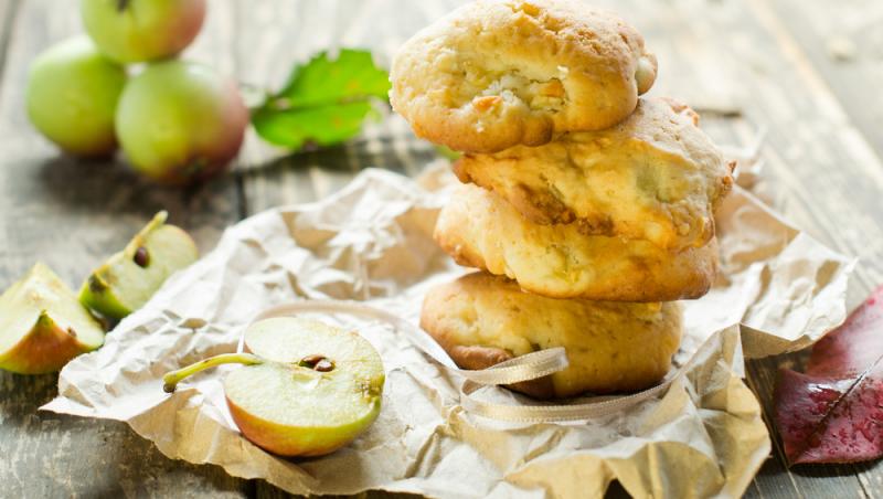 Rețetă de biscuiți cu mere. Desertul delicios se prepară în doar zece minute