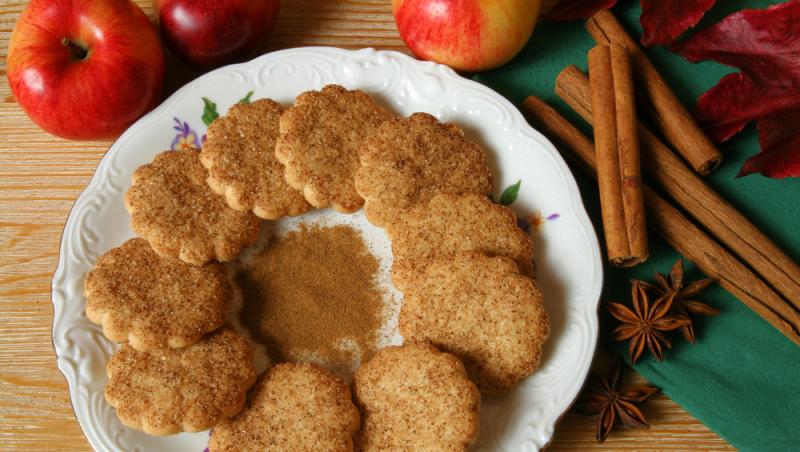 Rețetă de biscuiți cu mere. Desertul delicios se prepară în doar zece minute