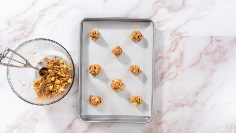 Rețetă de biscuiți cu mere. Desertul delicios se prepară în doar zece minute