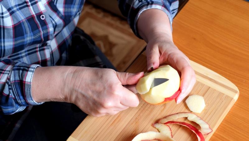 Rețetă de biscuiți cu mere. Desertul delicios se prepară în doar zece minute