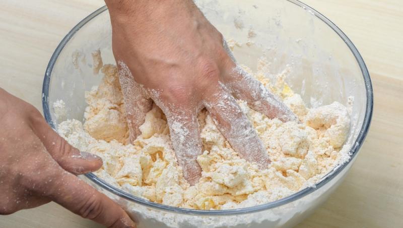 Rețetă de biscuiți cu mere. Desertul delicios se prepară în doar zece minute