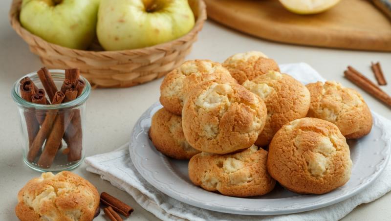 Rețetă de biscuiți cu mere. Desertul delicios se prepară în doar zece minute