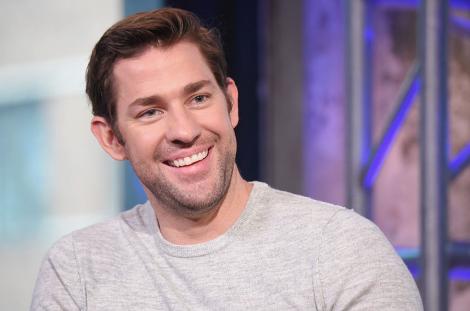 John Krasinski a fost desemnat de revista People în acest an „Cel mai Sexy Bărbat în viață”. Cum a reacționat celebrul actor