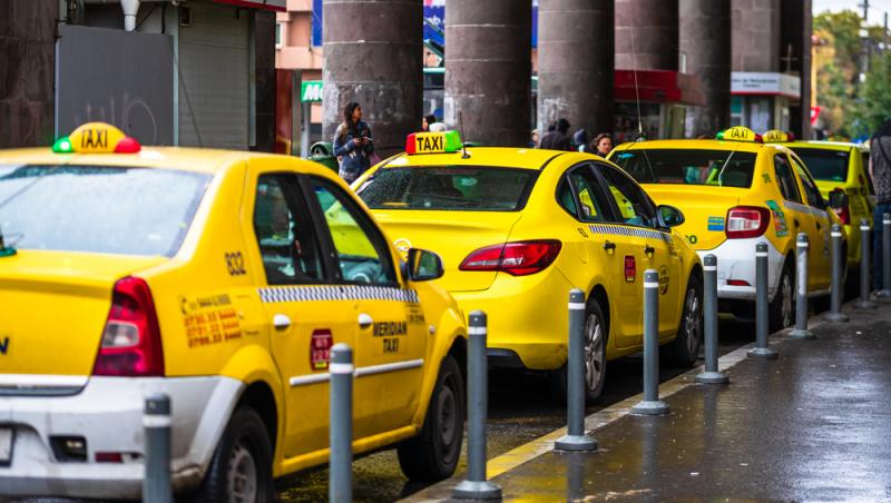 O nouă înșelătorie face victime în rândul șoferilor de taxi și de ridesharing. Cum acționează indivizii