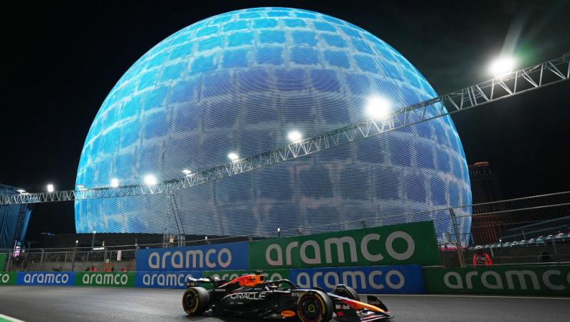 Vezi acum calificările din Formula 1™ pentru Marele Premiu din Las Vegas.Bătălia pentru pole este LIVE în AntenaPLAY și pe Antena1