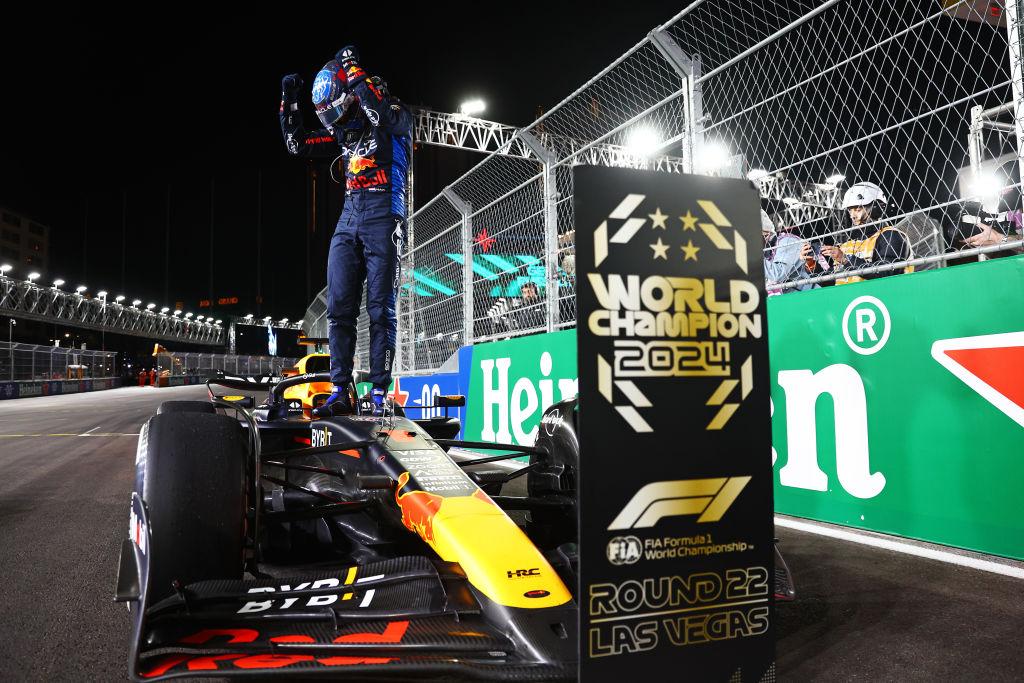 max verstappen pe monopostul red bull în las vegas