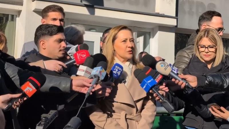 Cum s-a îmbrăcat Elena Lasconi în ziua alegerilor prezidențiale 2024. A fost jignită de un alegător în timp ce vota