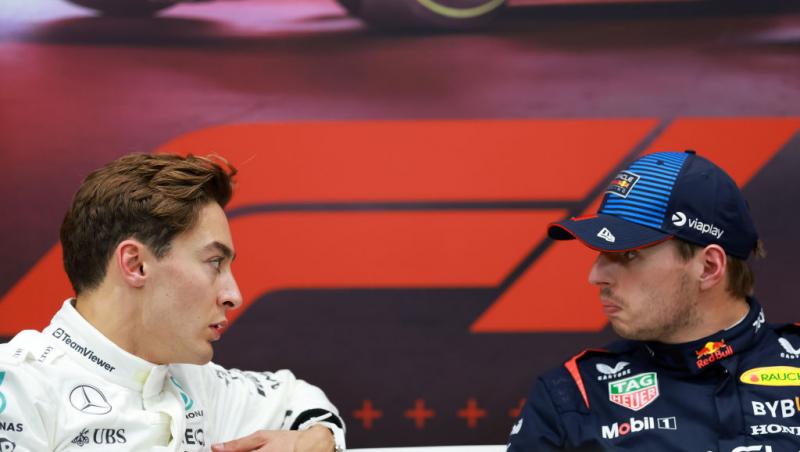 george russell și max verstappen la conferința de presă din qatar