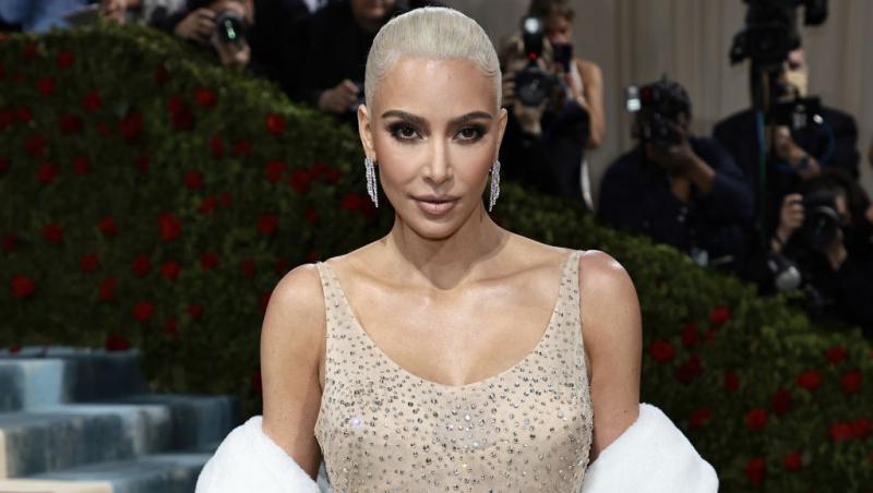 Kim Kardashian și-a accesorizat ținuta de pe covorul roșu cu o bijuterie care a aparținut Prințesei Diana. Ce a creat nemulțumiri