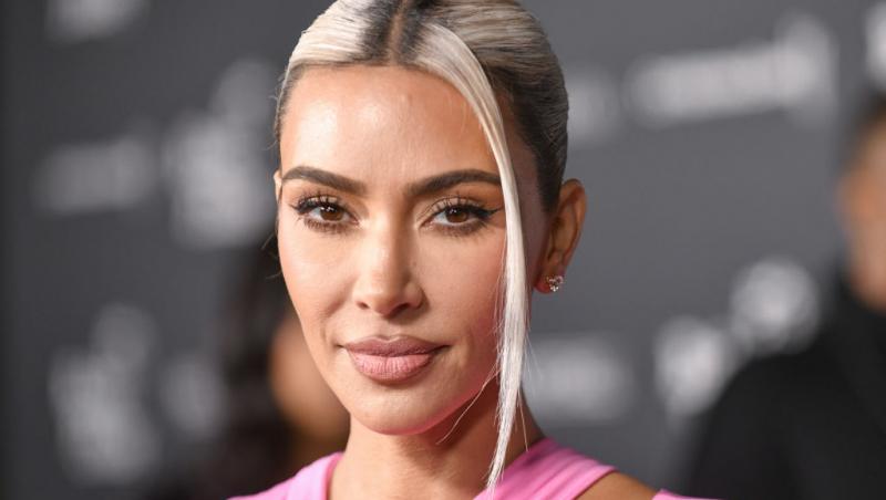 Kim Kardashian și-a accesorizat ținuta de pe covorul roșu cu o bijuterie care a aparținut Prințesei Diana. Ce a creat nemulțumiri