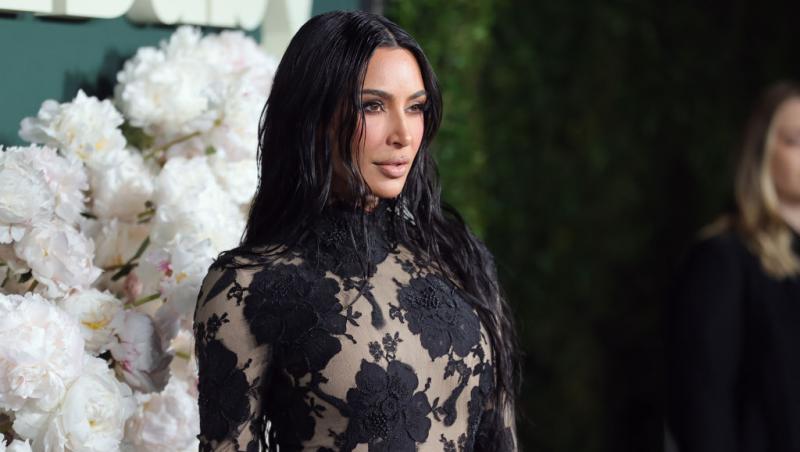 Kim Kardashian și-a accesorizat ținuta de pe covorul roșu cu o bijuterie care a aparținut Prințesei Diana. Ce a creat nemulțumiri