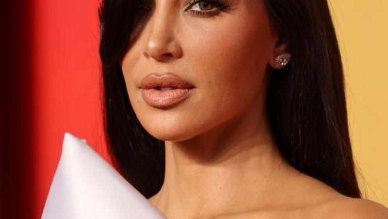 Kim Kardashian și-a accesorizat ținuta de pe covorul roșu cu o bijuterie care a aparținut Prințesei Diana. Ce a creat nemulțumiri