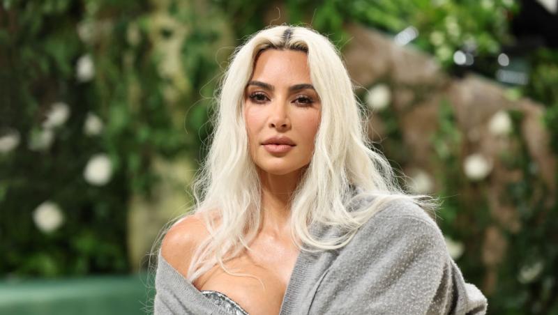 Kim Kardashian și-a accesorizat ținuta de pe covorul roșu cu o bijuterie care a aparținut Prințesei Diana. Ce a creat nemulțumiri