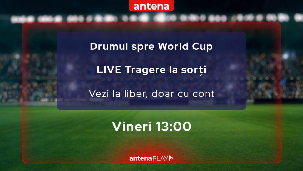 scris pe fundal cu teren de fotbal